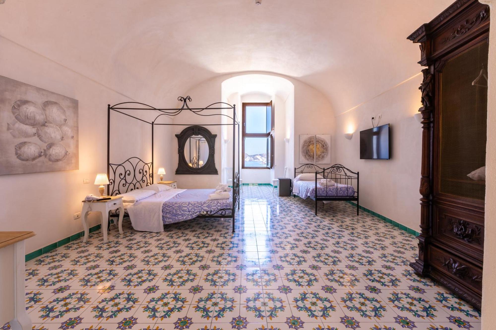Hotel Torre Dei Borboni بونسا المظهر الخارجي الصورة