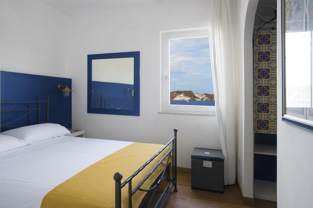 Hotel Torre Dei Borboni بونسا المظهر الخارجي الصورة