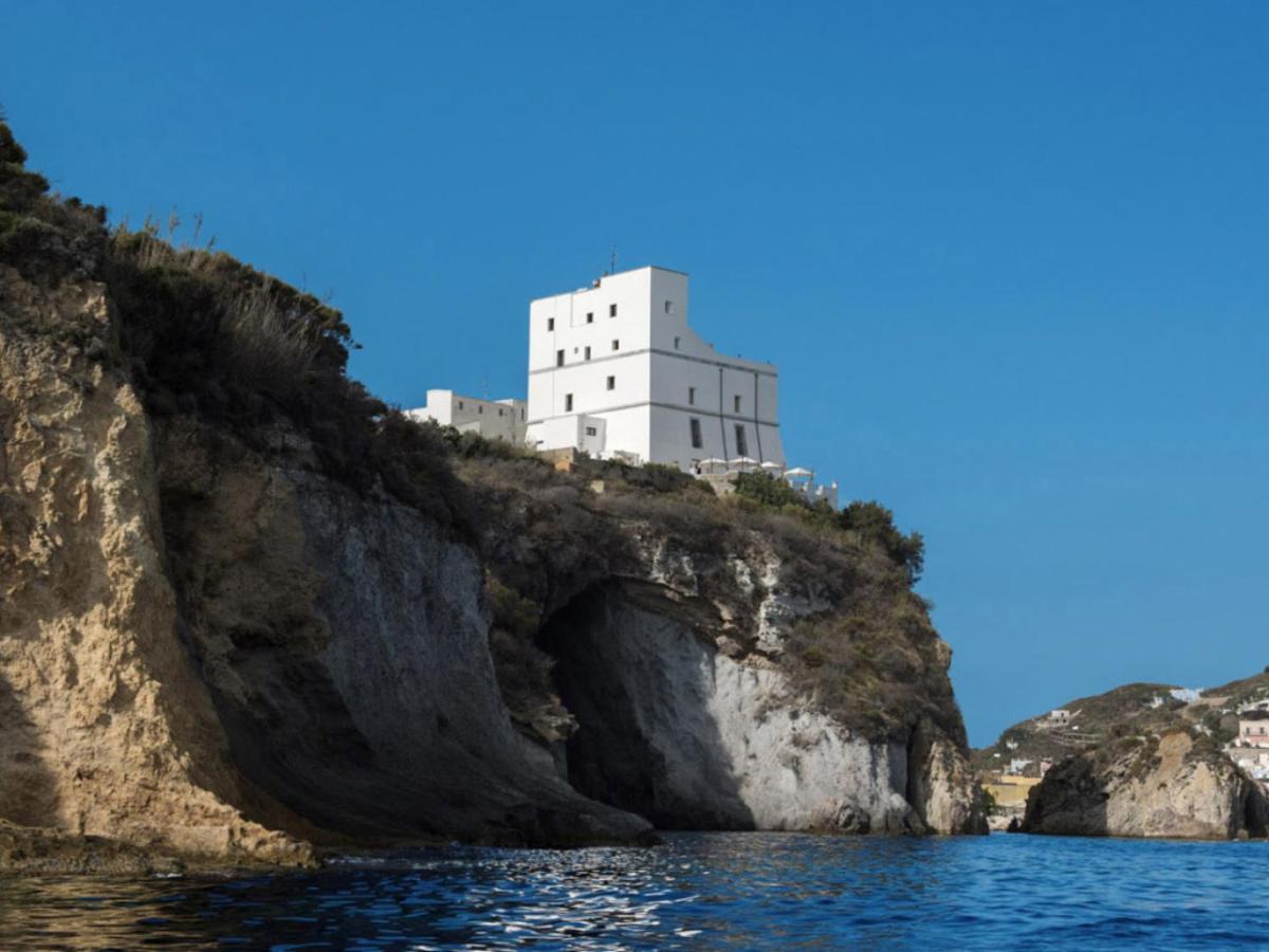 Hotel Torre Dei Borboni بونسا المظهر الخارجي الصورة