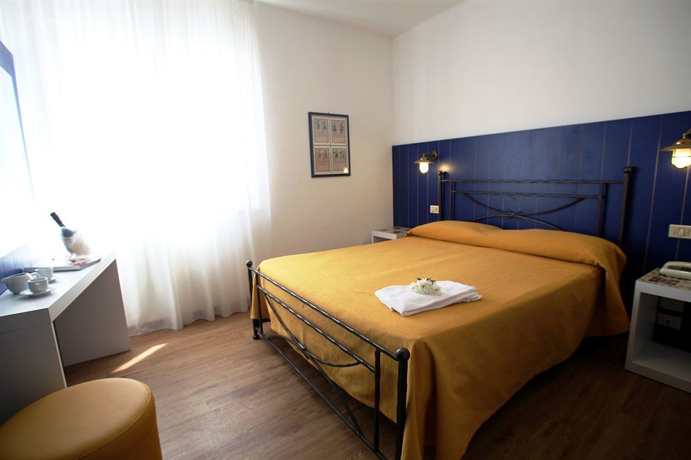 Hotel Torre Dei Borboni بونسا المظهر الخارجي الصورة