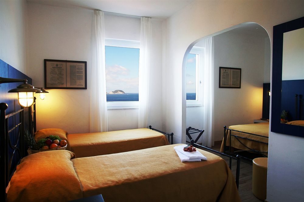 Hotel Torre Dei Borboni بونسا المظهر الخارجي الصورة