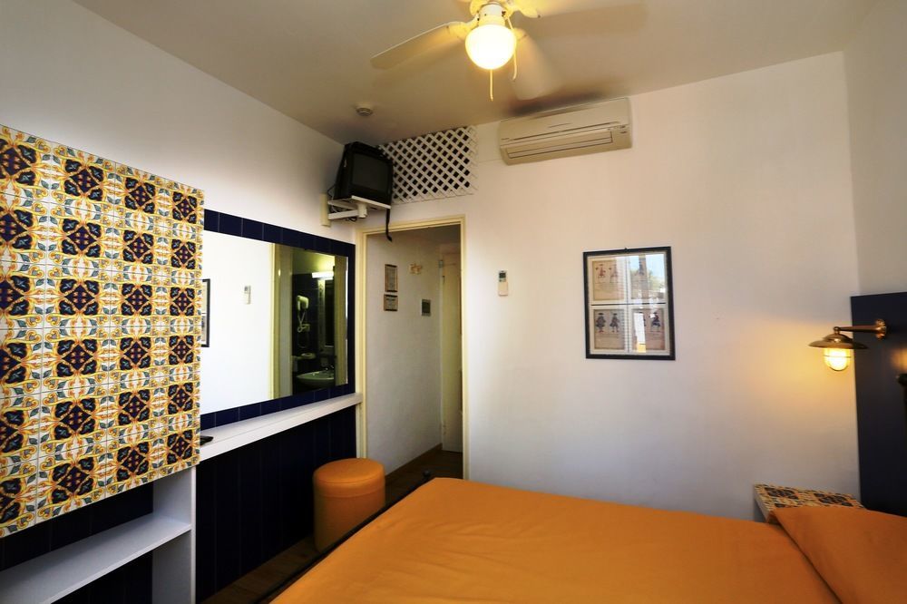 Hotel Torre Dei Borboni بونسا المظهر الخارجي الصورة